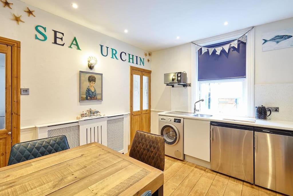 Sea Urchin Villa Whitby Exterior photo